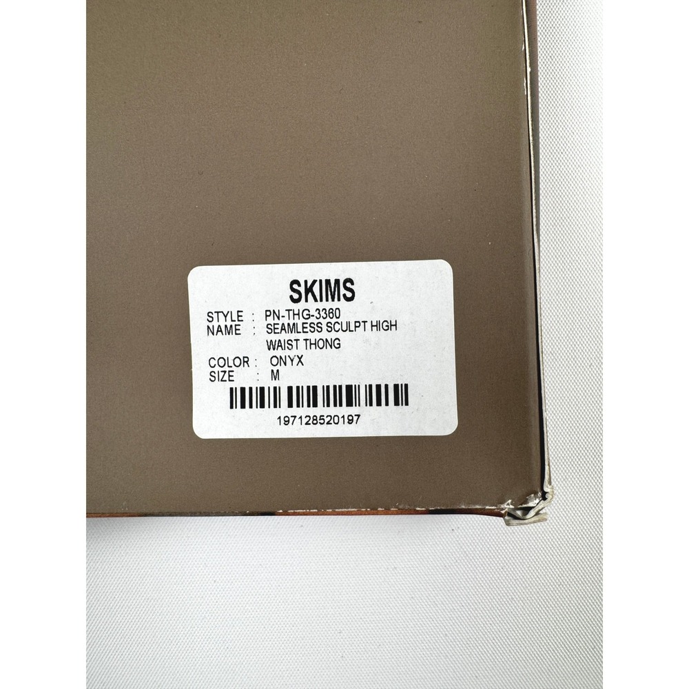 SKIMS Seamless Sculpt High Waist Thong Onyx Size Medium New In Box - Picture 3 of 3